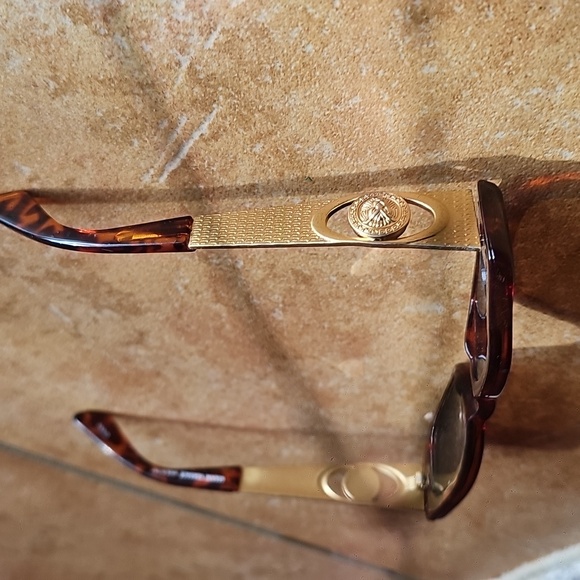 Versace Rectangular Sunglasses - Picture 8 of 8